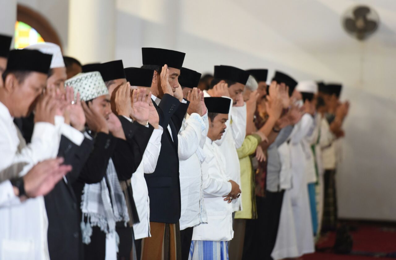 Presiden Joko Widodo (Jokowi) melakukan salat Idul Adha di 