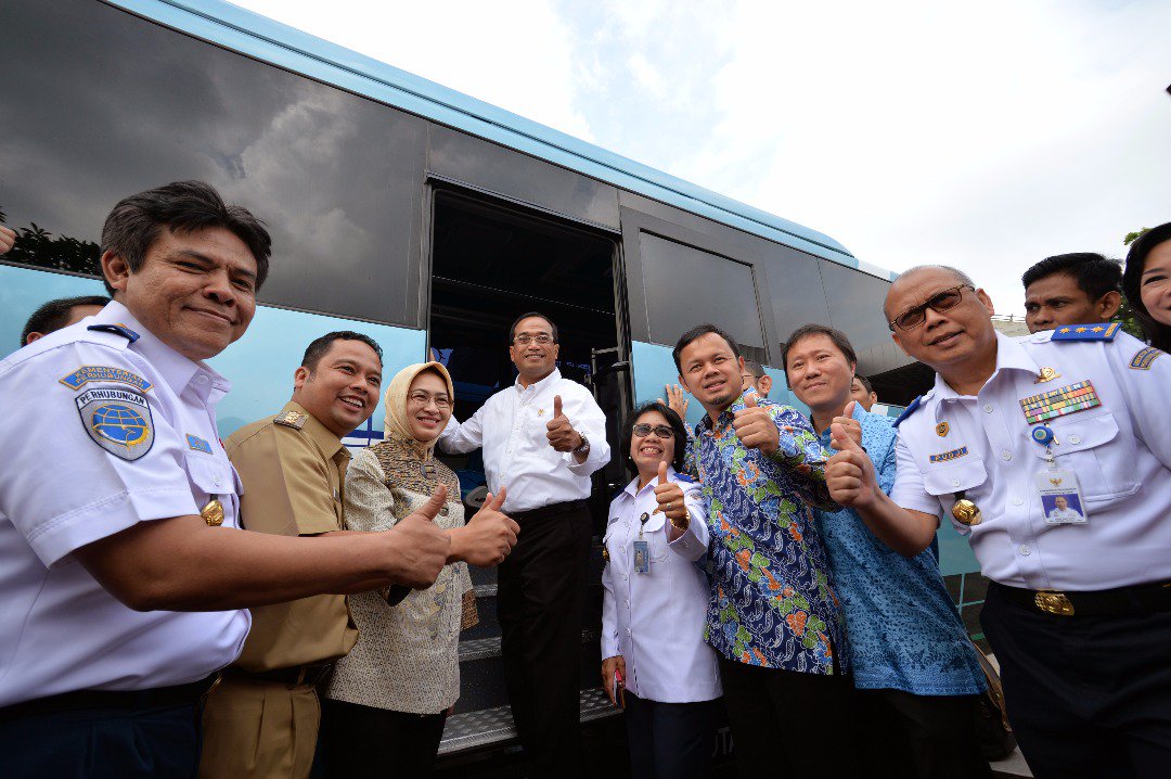 Menhub Budi Karya Sumadi bersama Walikota Tangerang Arief 