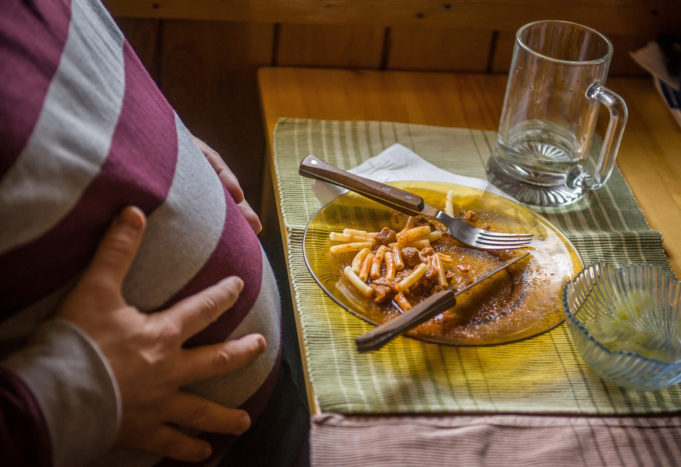 makan kebanyakan b isa jadi penyebab maag