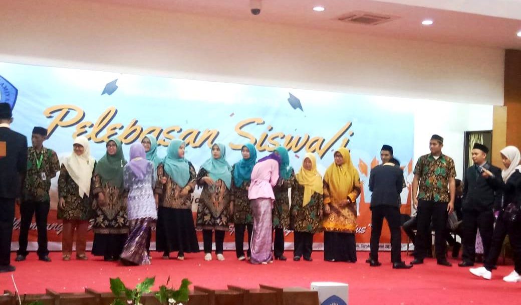 Pelepasan Siswa-Siswi Kelas IX dan XII Yayasan Islamiyah Ciputat Tangsel