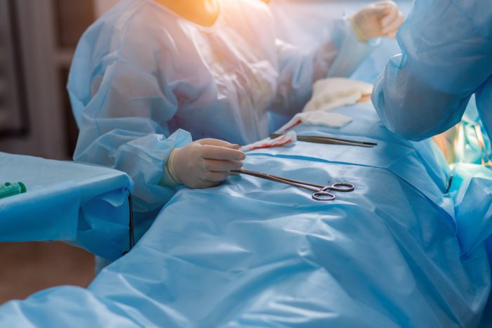 darah menggumpal setelah operasi