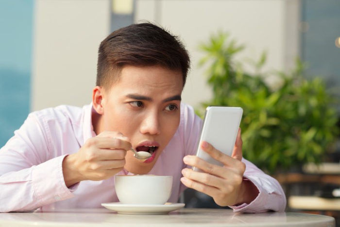 kecanduan-handphone