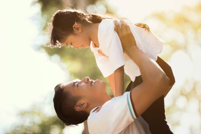 ayah dan anak perempuan