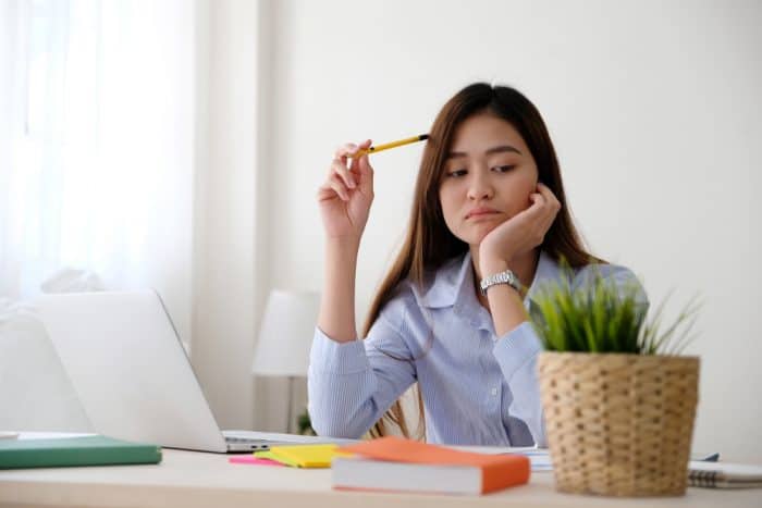 brain fog banyak pikiran di kantor