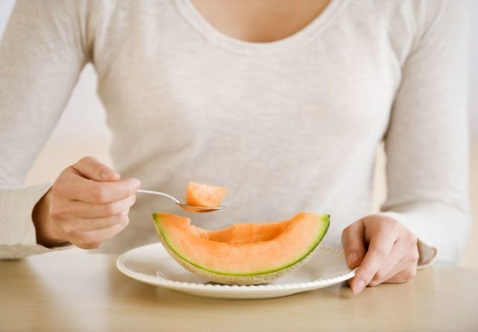 buah melon jingga cantaloupe