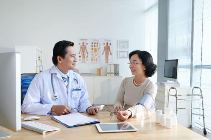 periksa ke dokter diabetes