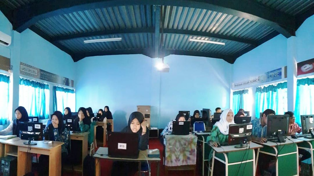 MA Soebono Mantofani Ikuti TBS 2019 dengan Berbatik Ria