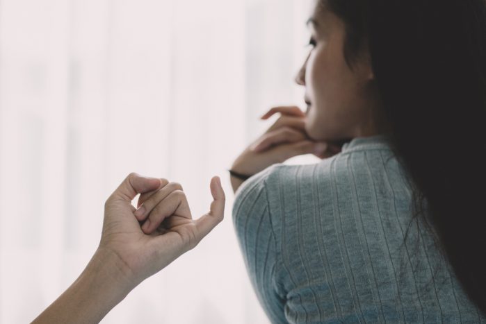 memaafkan pasangan yang selingkuh