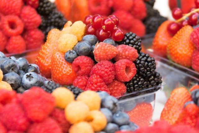 blueberry, raspberry, dan blackberry