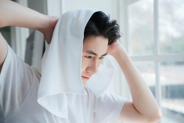 menyeka keringan handukan perawatan kulit olahraga