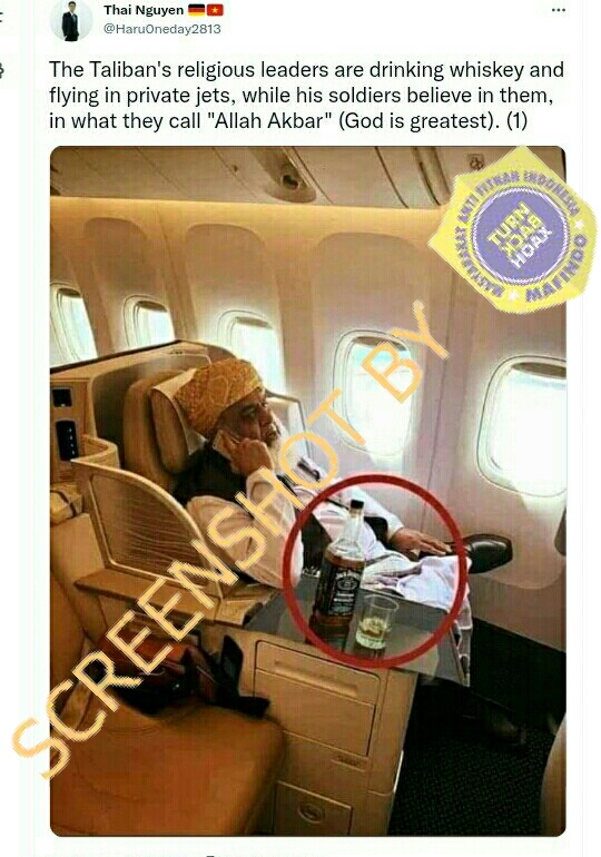 [SALAH] Foto Pemimpin Taliban Minum Wiski