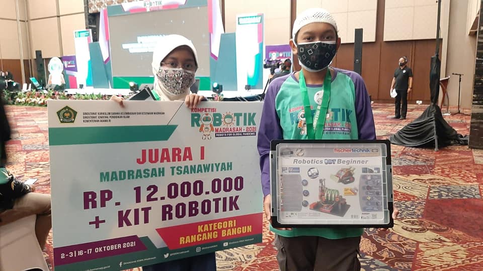 Tim Robotik MTsN 1 Tangsel Raih Juara 1 MRC 2021 Kemenag RI