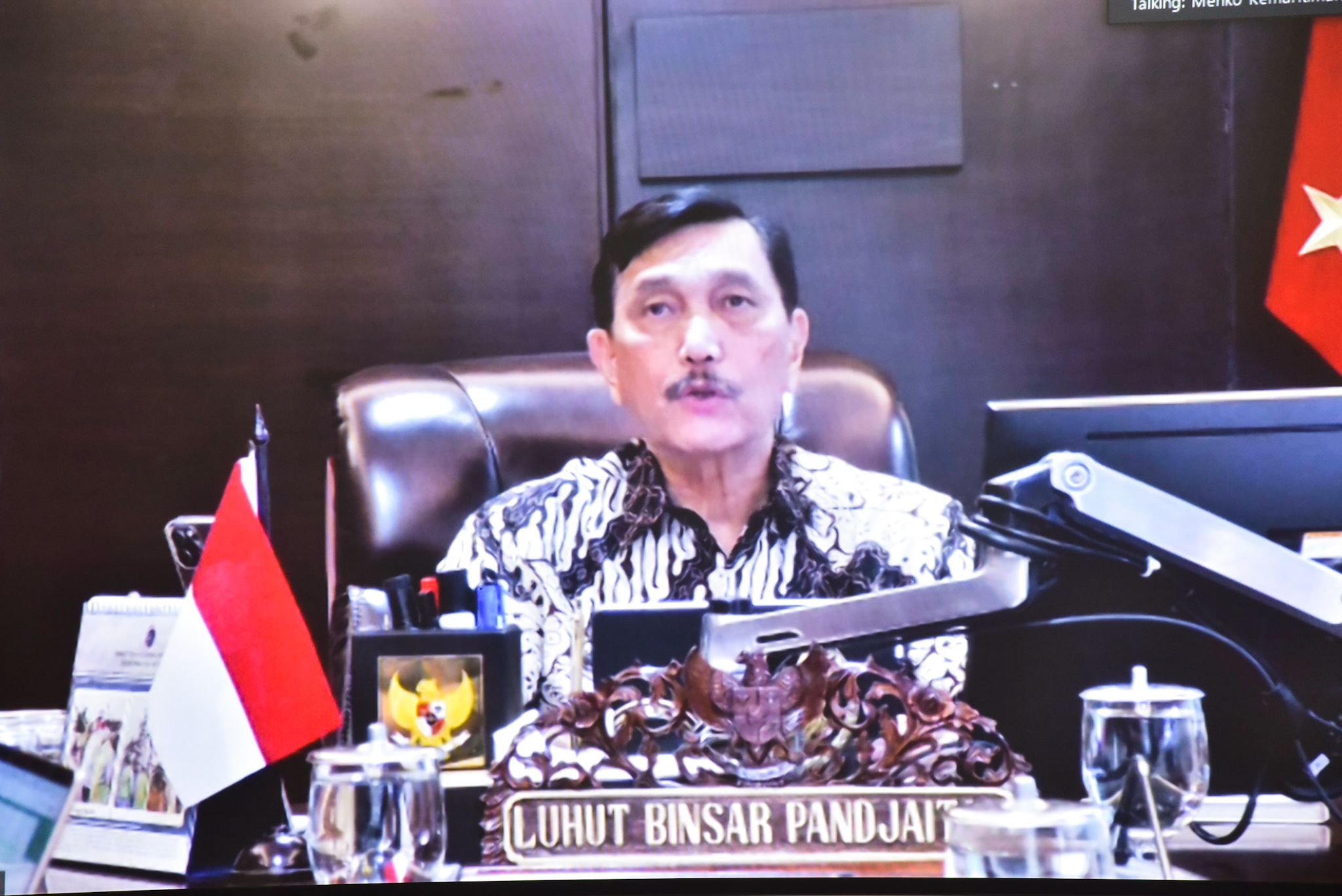 Menko Marves Luhut Binsar Pandjaitan dalam keterangan pers usai Ratas PPKM, Senin (07/03/2022).