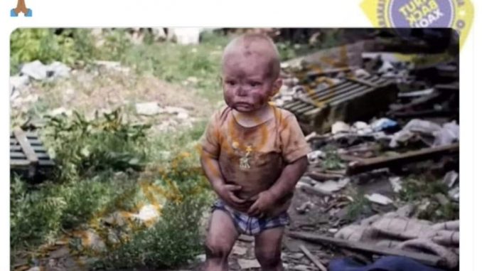 [SALAH] Foto Anak Kecil Di Tengah Puing-Puing Bangunan Dalam Invasi Rusia ke Ukraina – TurnBackHoax.ID