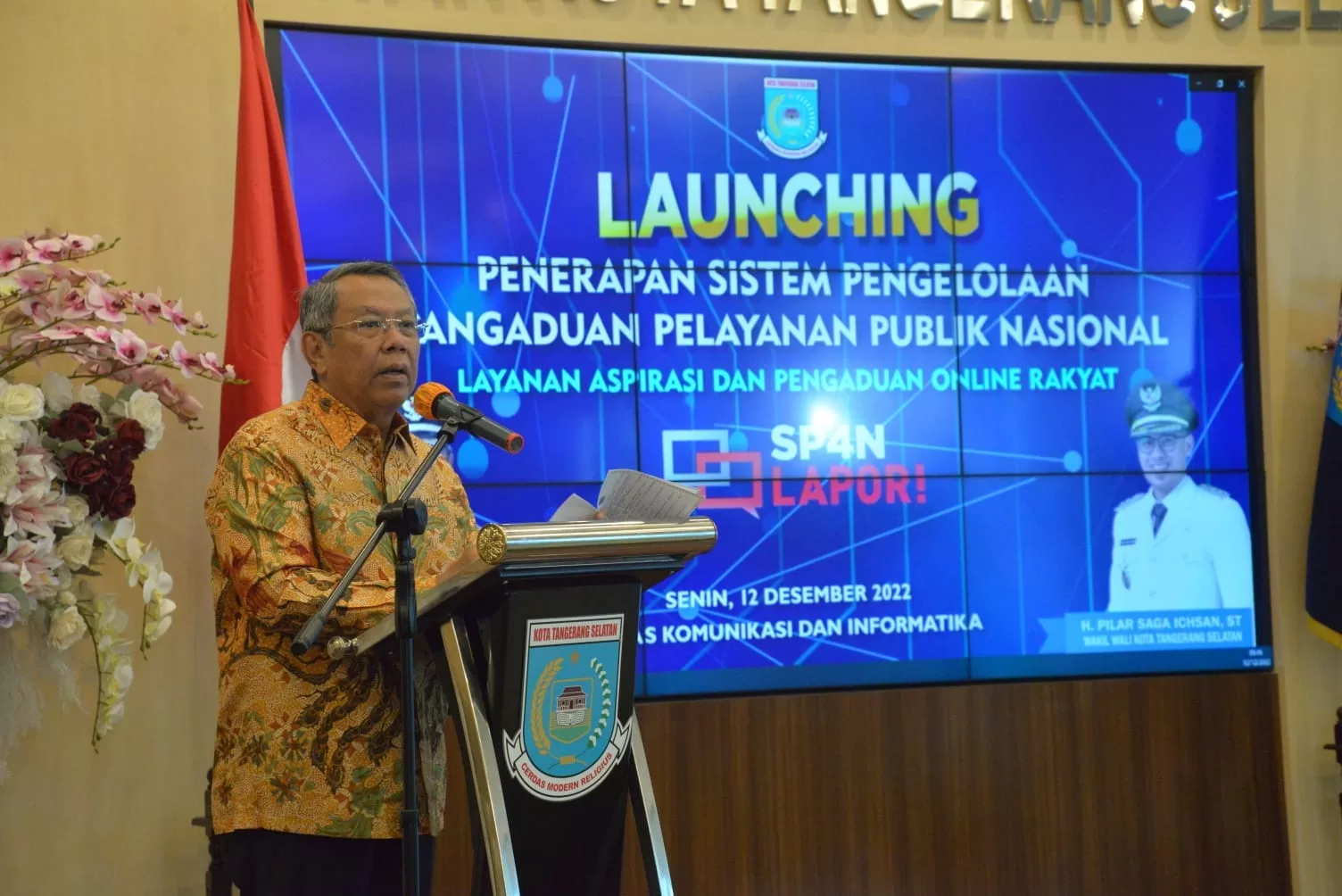 Wali Kota Benyamin Davnie saat launching Sistem Pengelolaan Pengaduan Pelayanan Publik Nasional - Layanan Aspirasi dan Pengaduan Online Rakyat (SP4N-LAPOR) di Tangerang Selatan