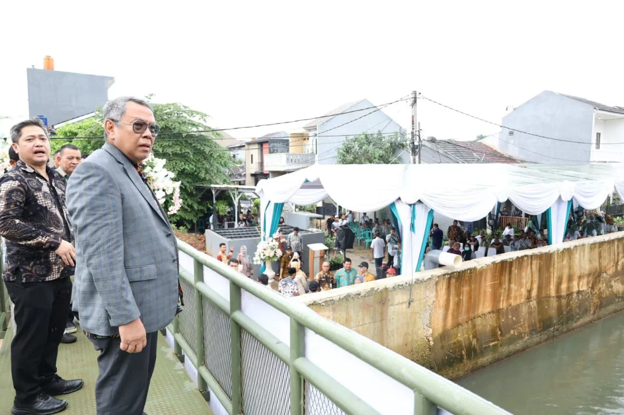 Atasi Banjir, Benyamin Davnie Resmikan Pembangunan Turap Kali Puri Bintaro Indah