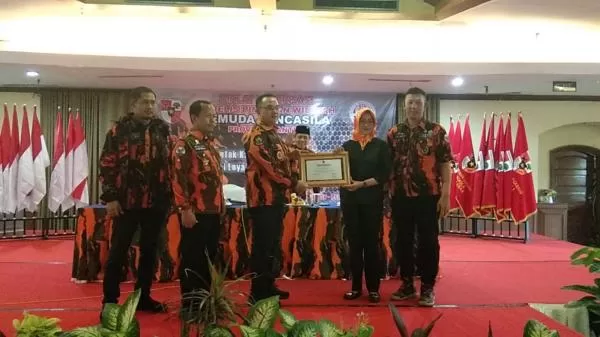 irin Rachmi Diany turut serta menghadiri acara Diklat Kaderisasi MPW Pemuda Pancasila Provinsi Banten, di Marbella, Anyer, Kabupaten Serang