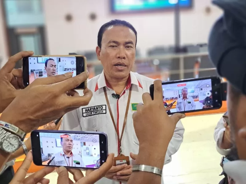 Sampai Bandara Madinah, PPIH Minta Jemaah Haji Simpan Paspor agar Tidak Hilang