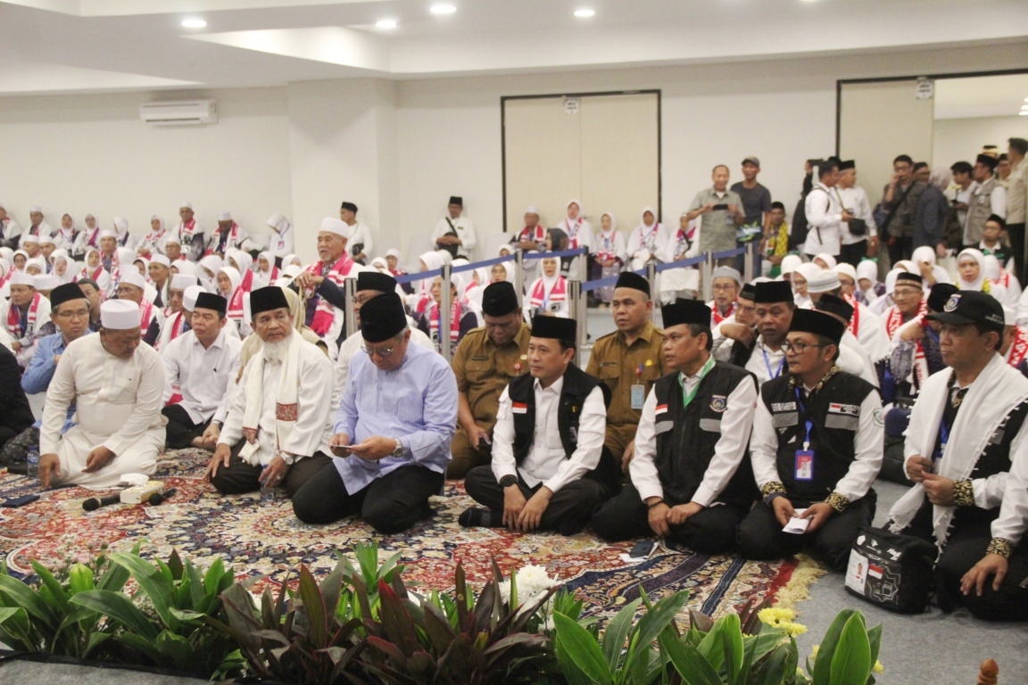 Pelepasan Jemaah Haji Kloter 24 JKG Asal Tangsel Provinsi Banten 1445 H
