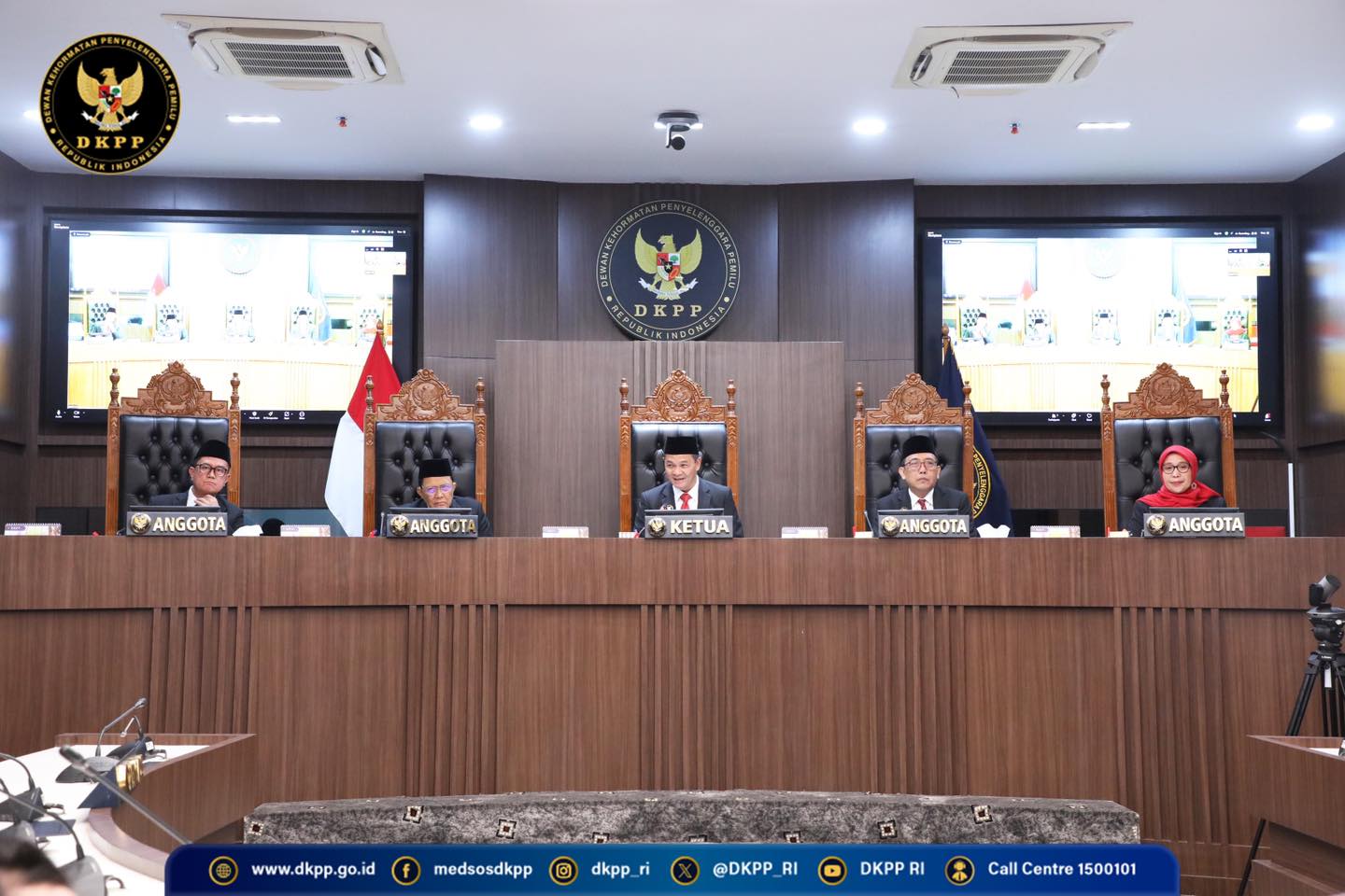 DKPP Berhentikan Ketua KPU Hasyim Asy’ari
