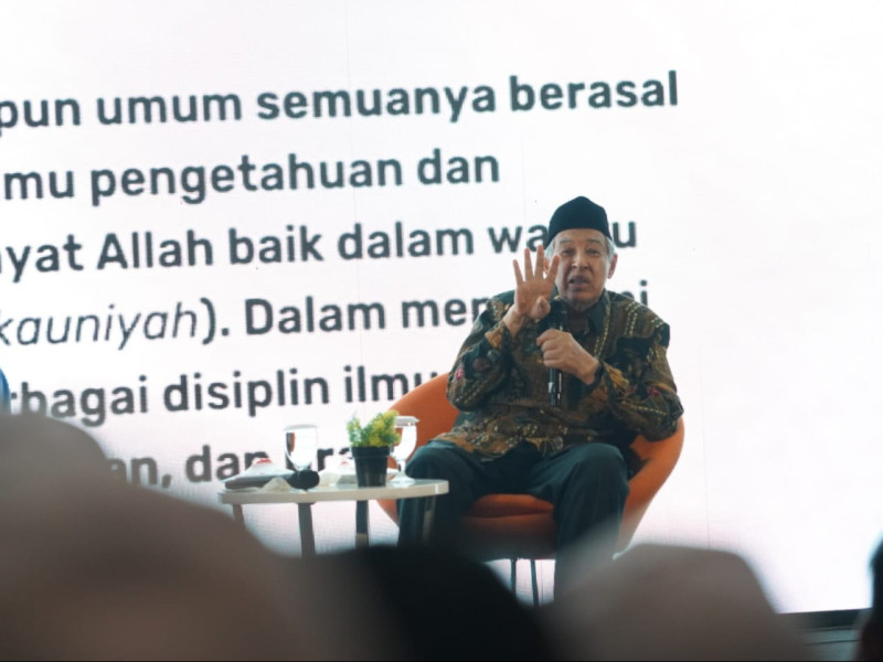 M Quraish Shihab Sharing Integrasi Keilmuan kepada Peserta Rakernas Kemenag