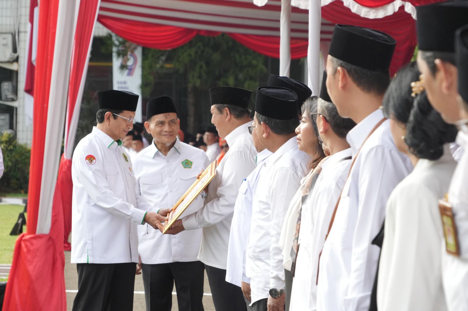HAB ke-79, Menag Beri Penghargaan Satker Berprestasi