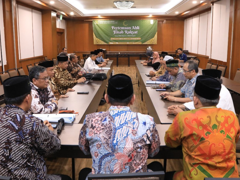 Kemenag Terima Software Alfalak 2025 untuk Permudah Hisab Awal Bulan Hijriah