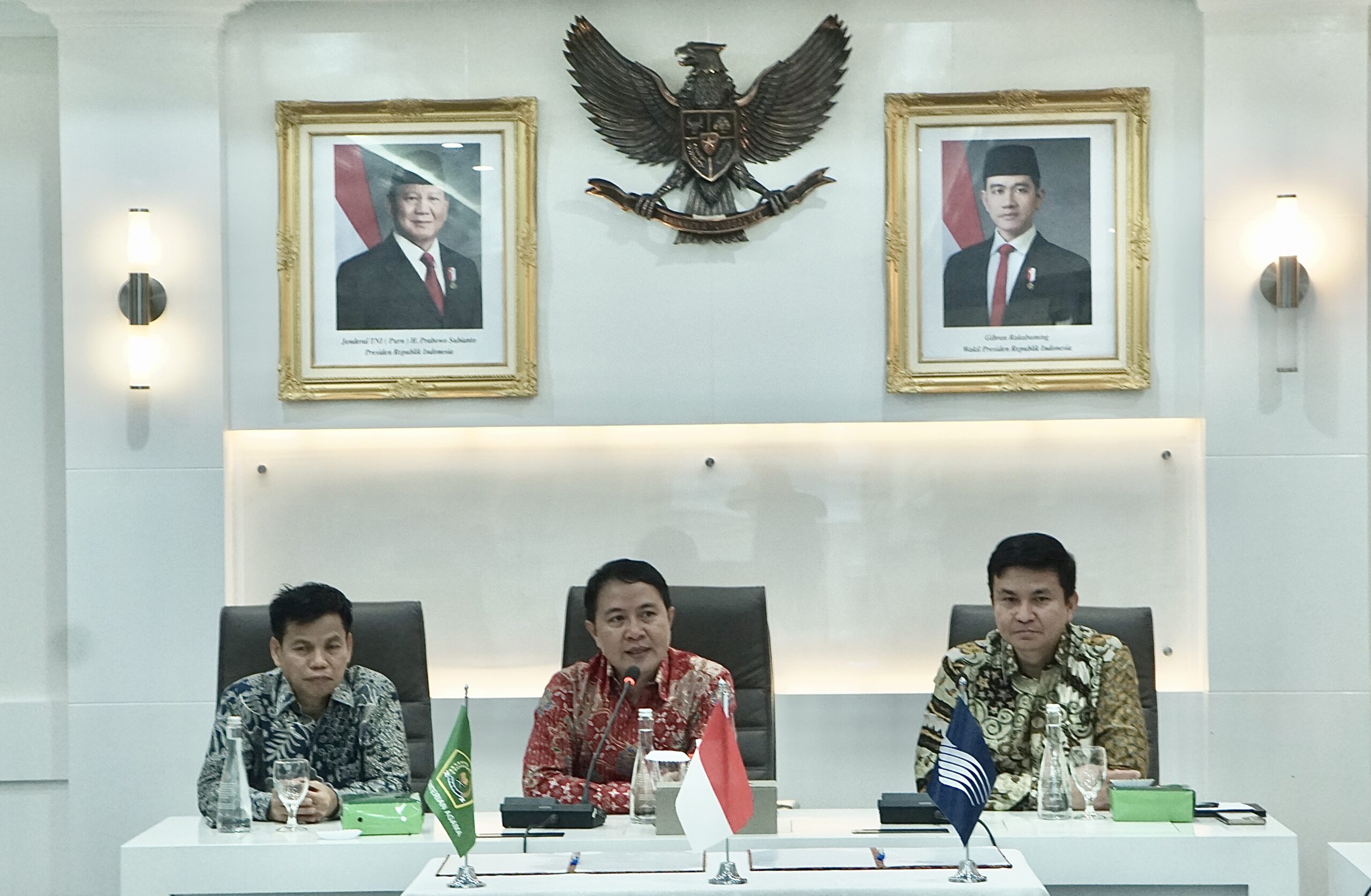 Kemenag dan Garuda Indonesia Teken MoU Penerbangan Jemaah dan Petugas Haji