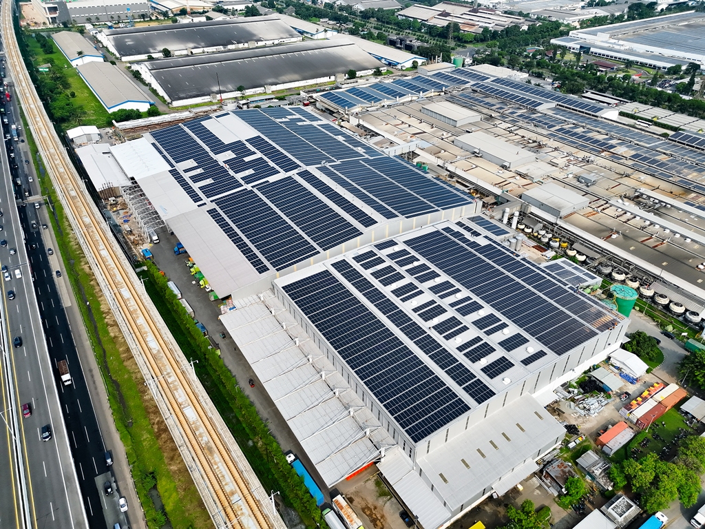 WINGS Group Pasang PLTS Atap 36 MWp di 8 Pabrik, Tekan Emisi 50 Ribu Ton CO₂ per Tahun