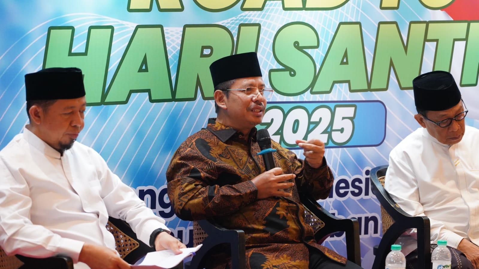 Semarak Hari Santri 2025, dari MBG, Cek Kesehatan Gratis, hingga Aksi Satu Santri Satu Pohon